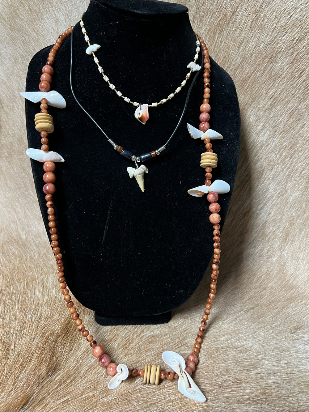 Set of 3 vintage necklaces